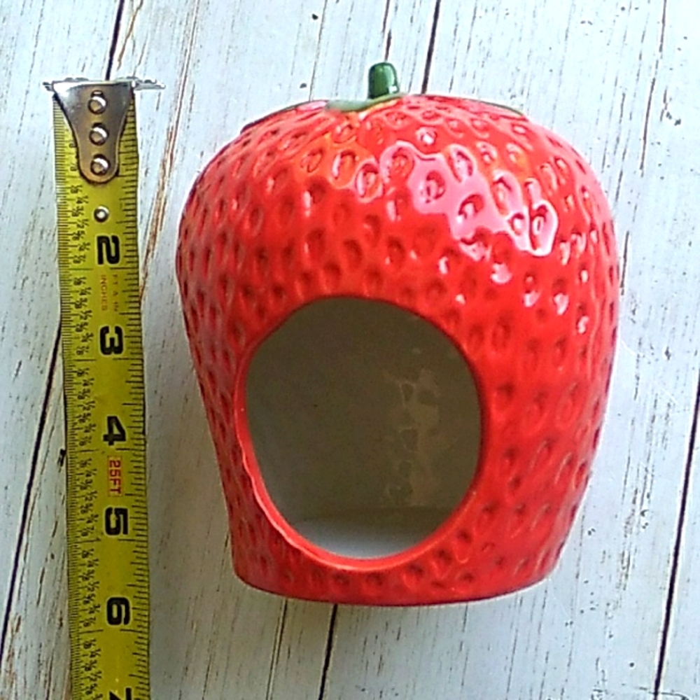 Small Pet  strawberry hideout Hamster, Guinea Pig, - Picture 3 of 5